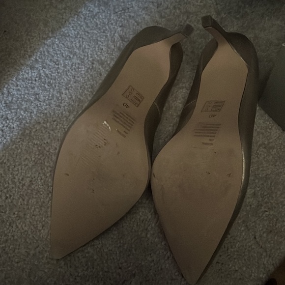 Kurt Geiger Carvela gold heels - Picture 2 of 4